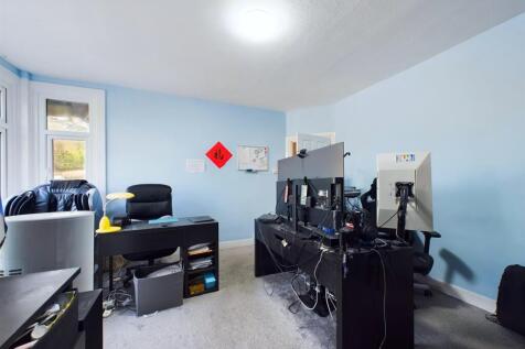 CAM02885G0-PR0309-STILL014.jpg