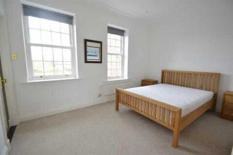 Bedroom 1.jpg