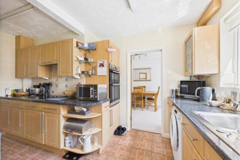 CAM02885G0-PR0373-STILL007.jpg