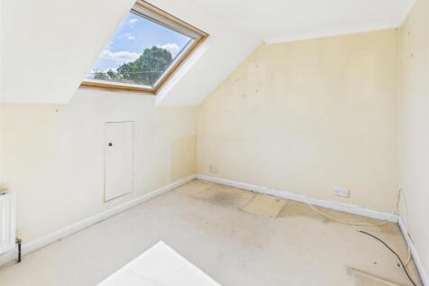 CAM02885G0-PR0430-STILL014.jpg