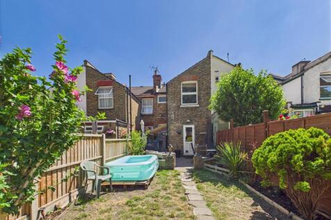 CAM02885G0-PR0435-STILL017.jpg