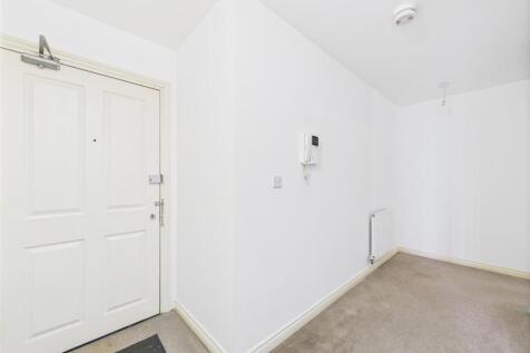 CAM02885G0-PR0445-STILL006.jpg
