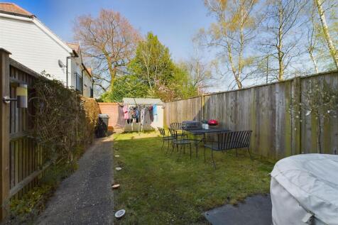 CAM01800G0-PR0032-STILL006.jpg