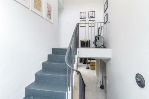 The Maples, Flat 7 Whilton Lodge [HIGHres] 003.jpg