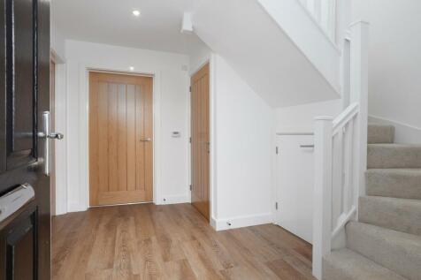 Plot 1, Show home