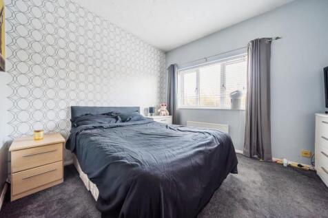 23 Lansdown Close