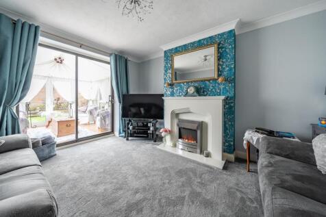 8 Peartree Close