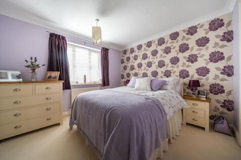 8 Peartree Close