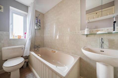 8 Peartree Close