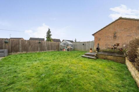 8 Peartree Close