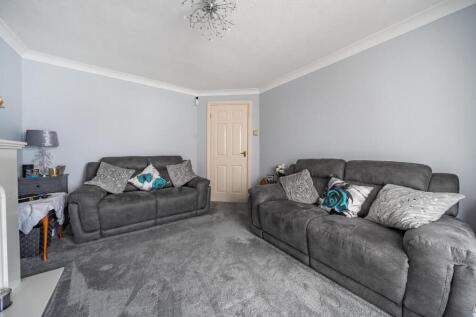8 Peartree Close