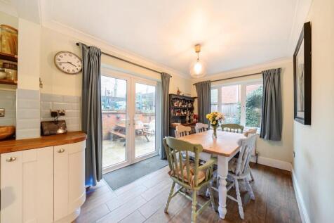 2 Partridge Close