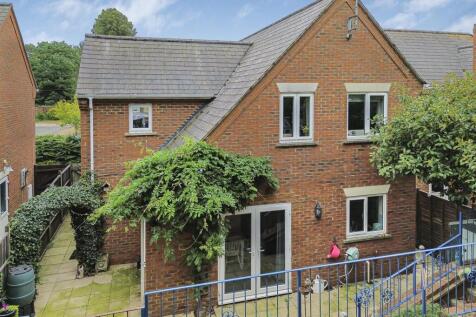 2 Partridge Close