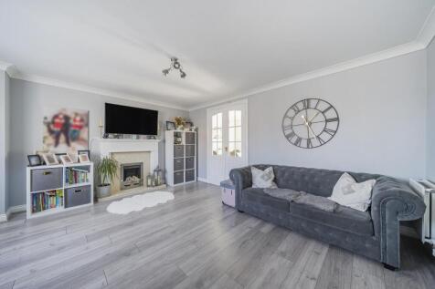 27 Dewar Drive