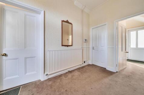 32 London Road