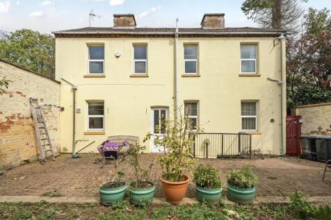 32 London Road