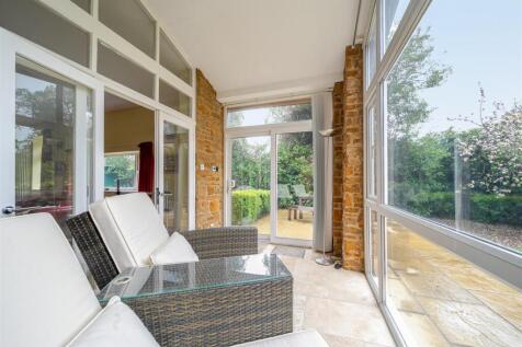 12 Bricketts lane. Flore