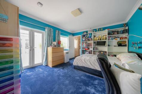 12 Bricketts lane. Flore