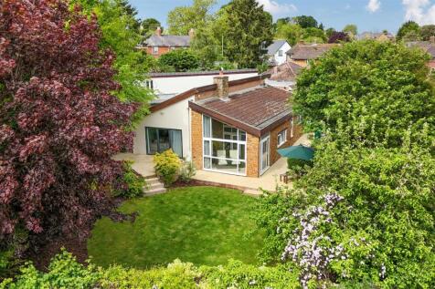 12 Bricketts lane. Flore