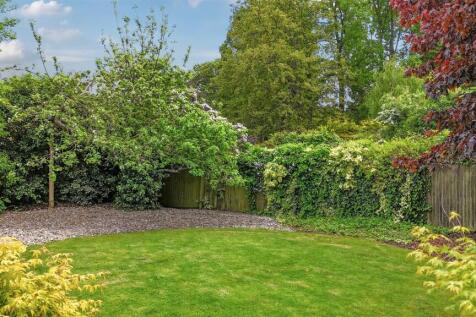 12 Bricketts lane. Flore
