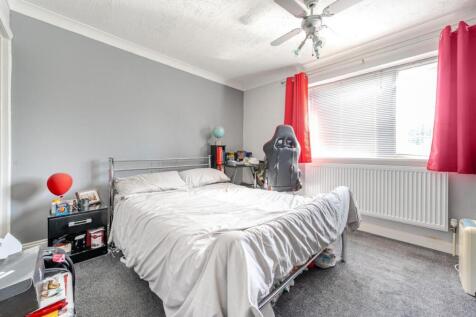 16 Arnull Crescent