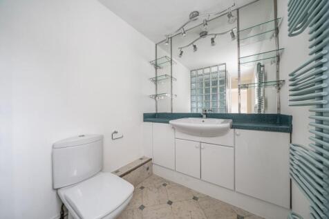 27 Spring Lane, Flore