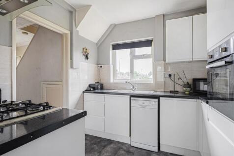 10 Dukelands, Weedon