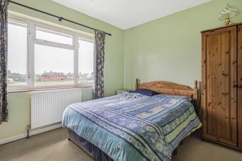 10 Dukelands, Weedon