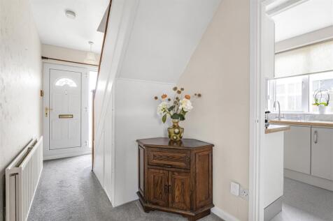 4 Manor Road