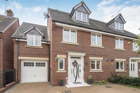 11 Dennetts Close