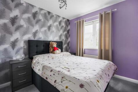 11 Dennetts Close