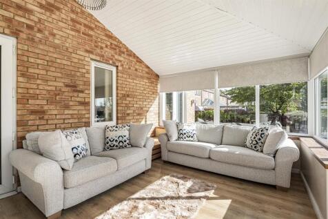 7 Preston Drive