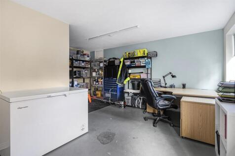 7 Preston Drive