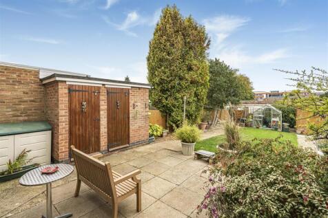 37 St Augustin Way