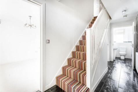 105 Farnborough Drive