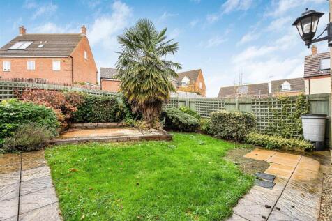 105 Farnborough Drive