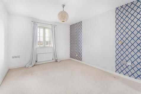 105 Farnborough Drive