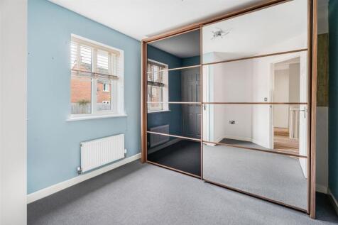 105 Farnborough Drive