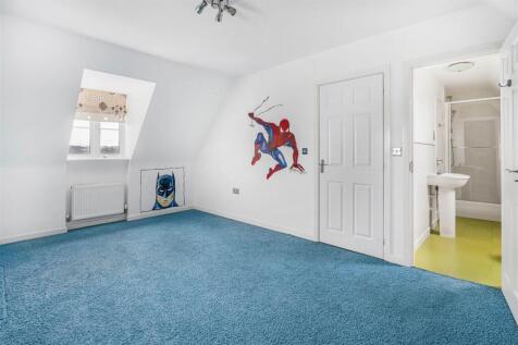 105 Farnborough Drive