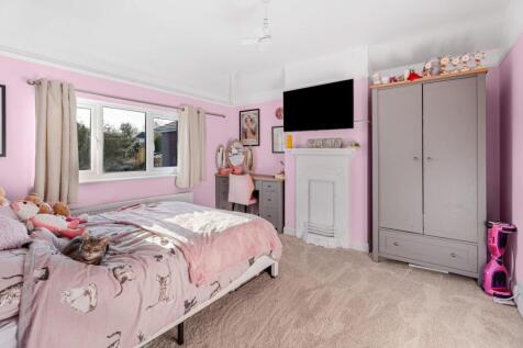 Farthings, Badby Road West