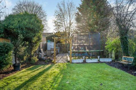 Farthings, Badby Road West