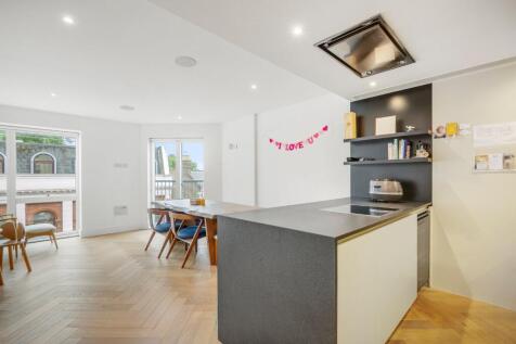 Kitchen/Reception