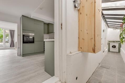 Kitchen/Hall