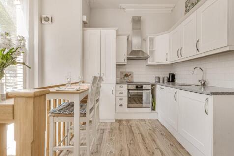 Kitchen / Dining