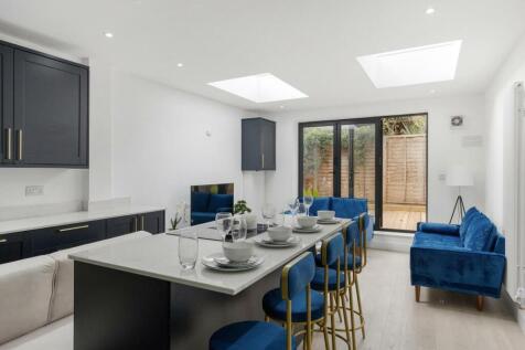 Kitchen/Reception