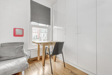 property in Lavender Hill, 
The Shaftesbury Estate, SW11