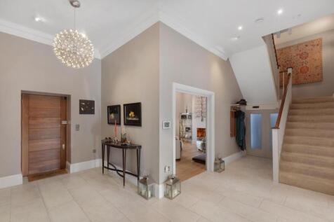 property in Gleneldon Road, 
Streatham, SW16
