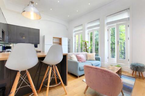 Kitchen/Reception
