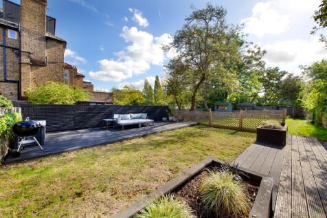 property in Culverden Road, 
Balham, SW12