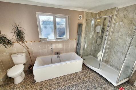 Bath &amp; Shower Room